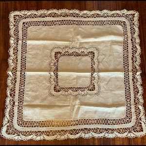 Antique Victorian Ecru Linen Lace Tablecloth